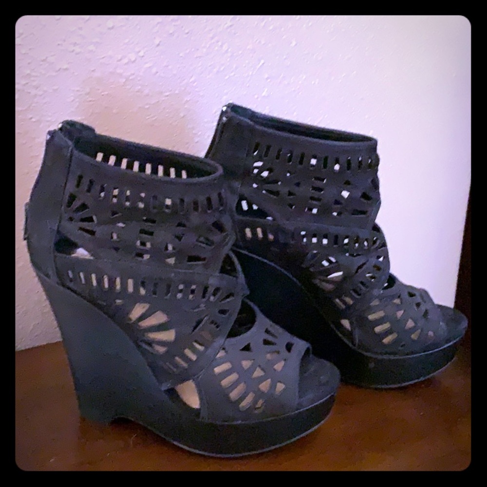 Gianna Bini Ankle Bootie